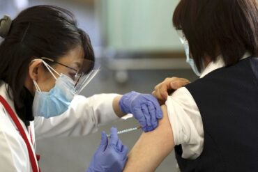 50% de población en Japón está totalmente vacunada